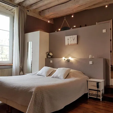 Maison D'eusebia * Château-Chalon